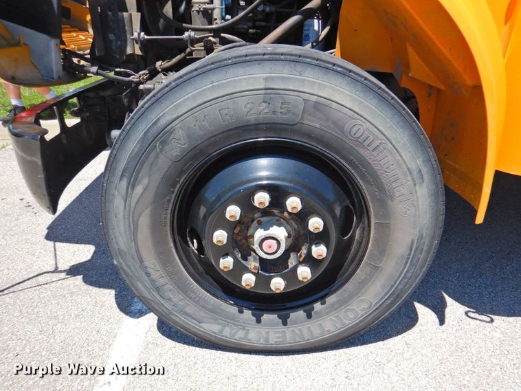 image for item DP4368 1999 International Navistar 3800  school bus