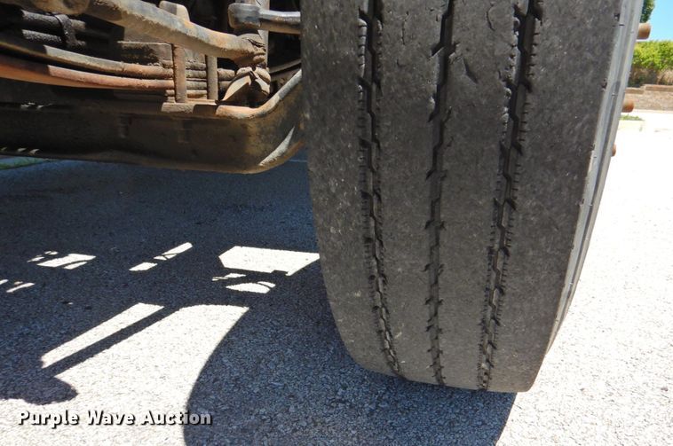 image for item DP4368 1999 International Navistar 3800  school bus