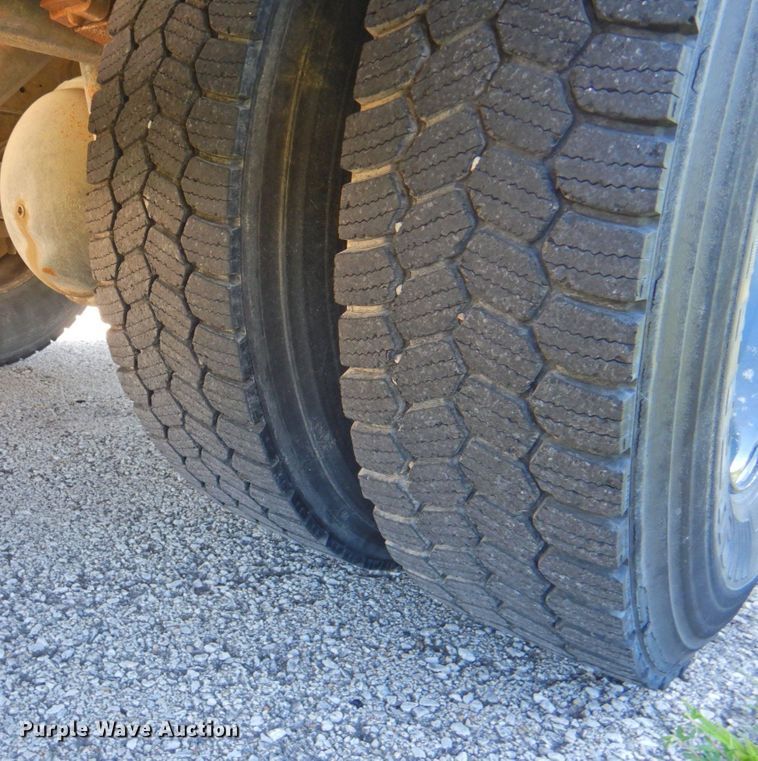 image for item DP4368 1999 International Navistar 3800  school bus