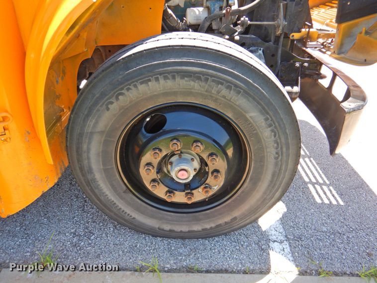 image for item DP4368 1999 International Navistar 3800  school bus