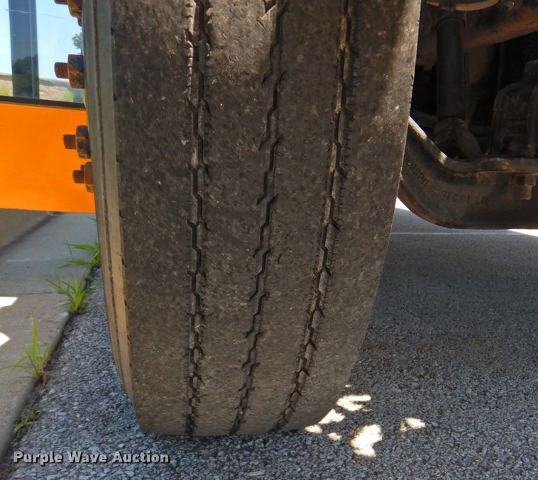 image for item DP4368 1999 International Navistar 3800  school bus