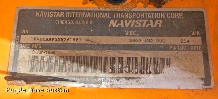 image for item DP4368 1999 International Navistar 3800  school bus