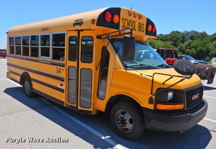 image for item DP4369 2005 GMC Savana  school bus