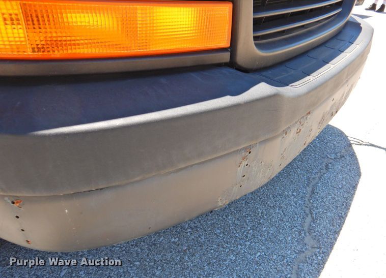 image for item DP4369 2005 GMC Savana  school bus