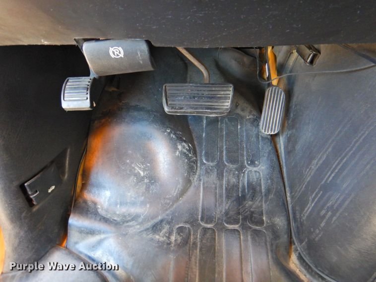 image for item DP4369 2005 GMC Savana  school bus