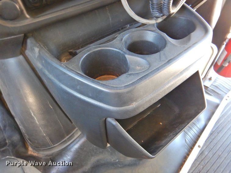 image for item DP4369 2005 GMC Savana  school bus