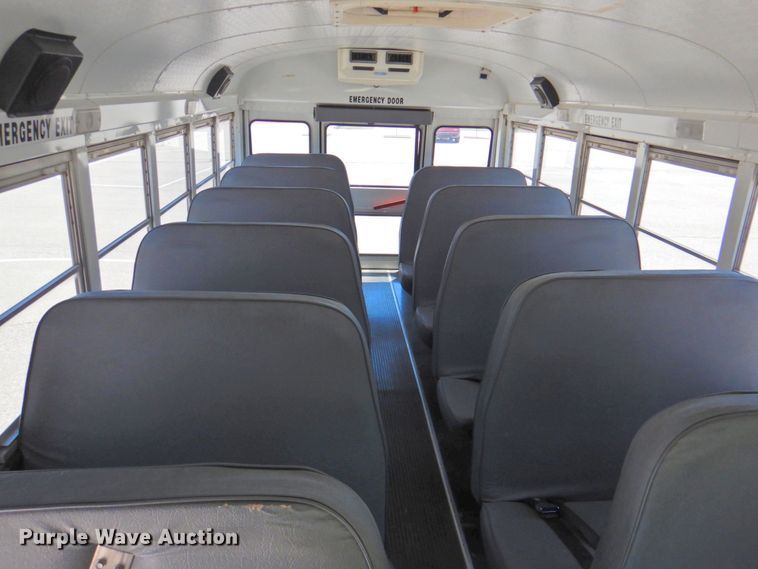 image for item DP4369 2005 GMC Savana  school bus
