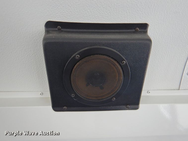 image for item DP4369 2005 GMC Savana  school bus