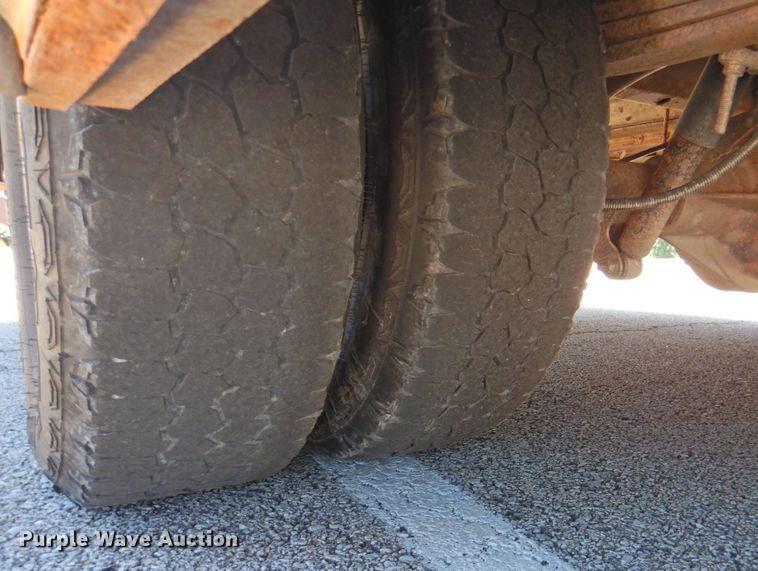 image for item DP4369 2005 GMC Savana  school bus