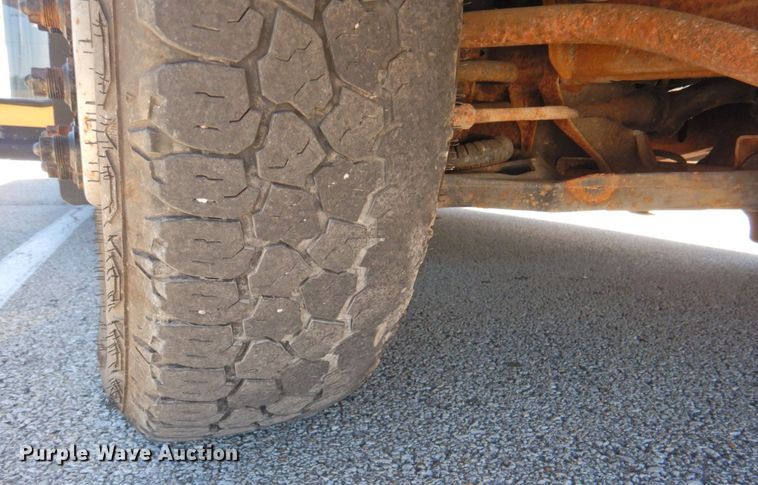 image for item DP4369 2005 GMC Savana  school bus