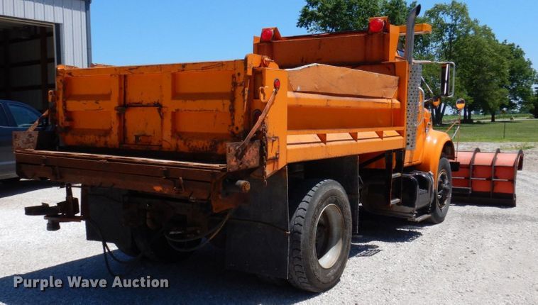 image for item DP5579 2000 International 4900  dump truck