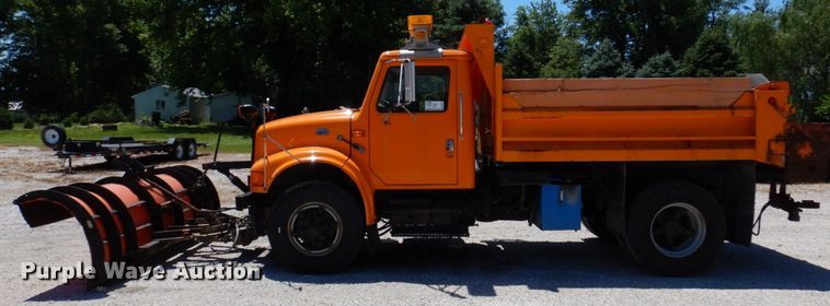 image for item DP5579 2000 International 4900  dump truck