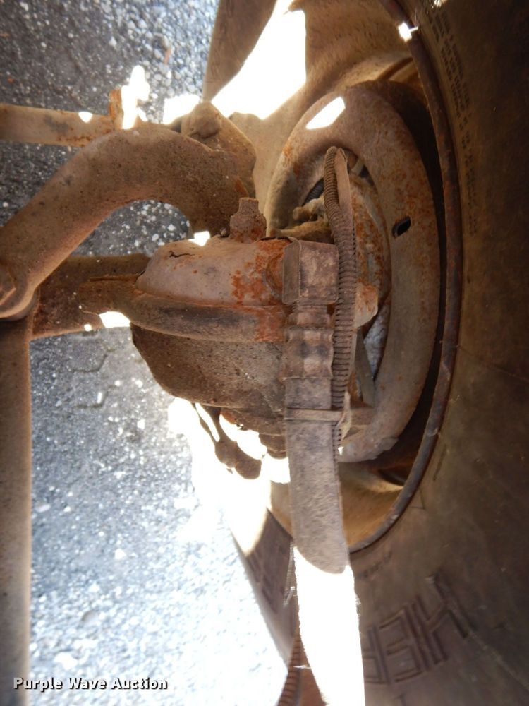 image for item DP5579 2000 International 4900  dump truck