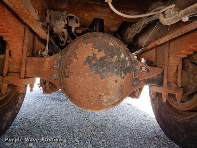 image for item DP5579 2000 International 4900  dump truck