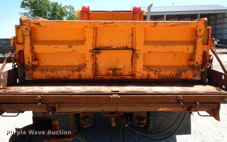 image for item DP5579 2000 International 4900  dump truck