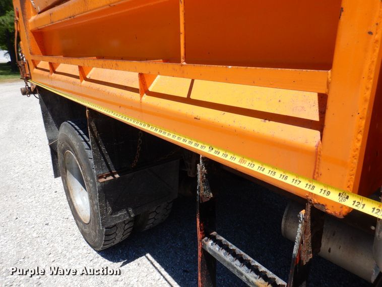 image for item DP5579 2000 International 4900  dump truck