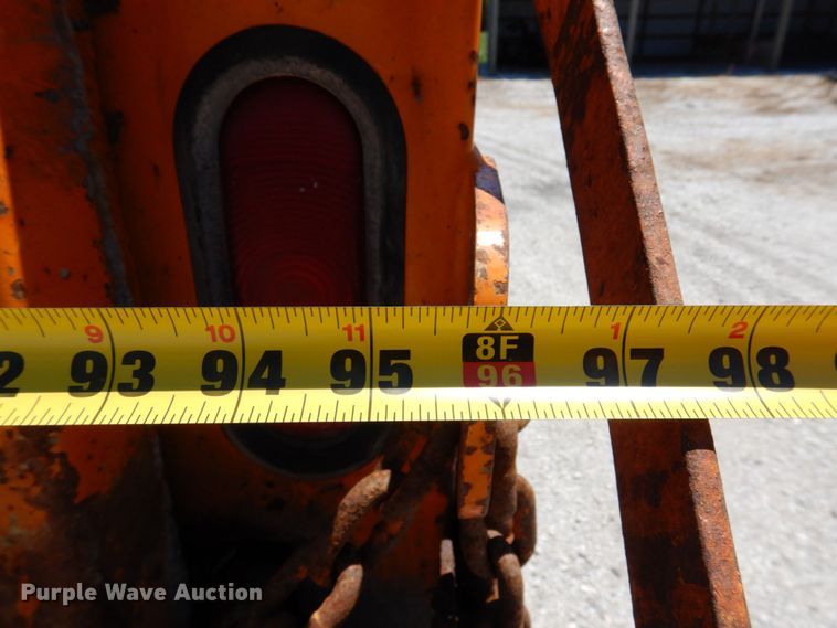 image for item DP5579 2000 International 4900  dump truck