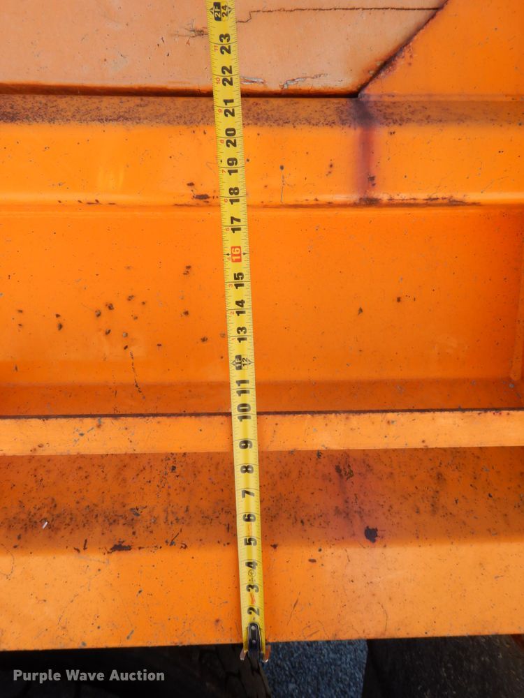 image for item DP5579 2000 International 4900  dump truck