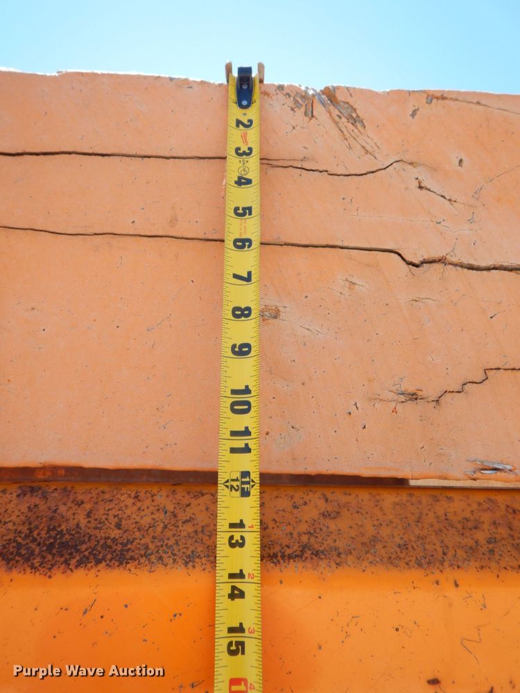 image for item DP5579 2000 International 4900  dump truck