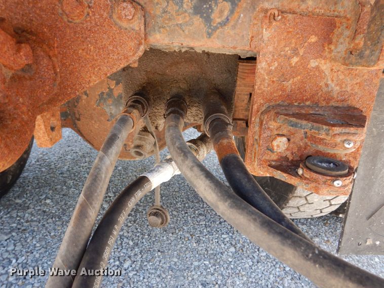 image for item DP5579 2000 International 4900  dump truck