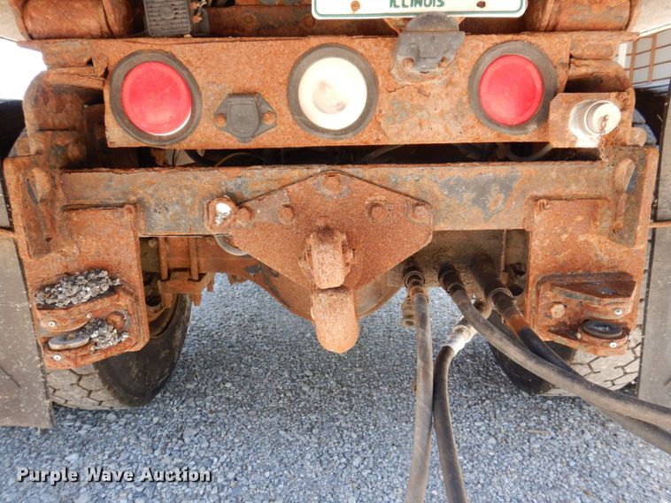 image for item DP5579 2000 International 4900  dump truck
