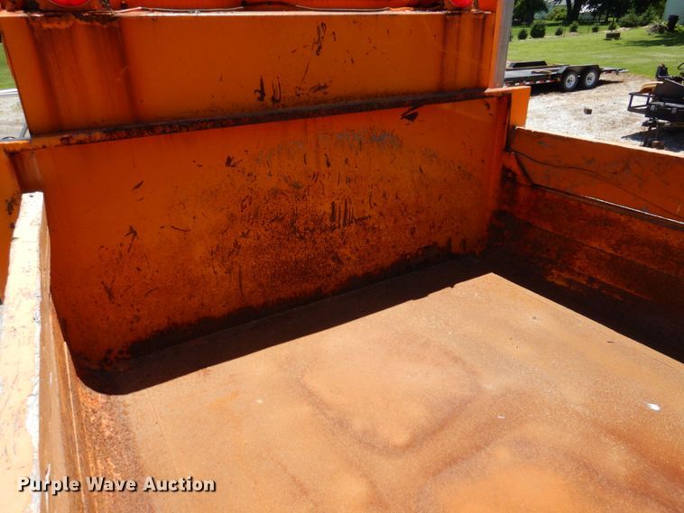 image for item DP5579 2000 International 4900  dump truck