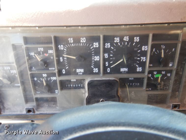 image for item DP5579 2000 International 4900  dump truck