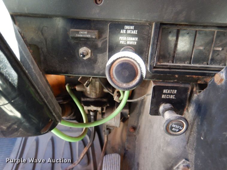 image for item DP5579 2000 International 4900  dump truck