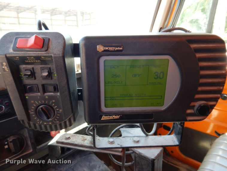 image for item DP5579 2000 International 4900  dump truck