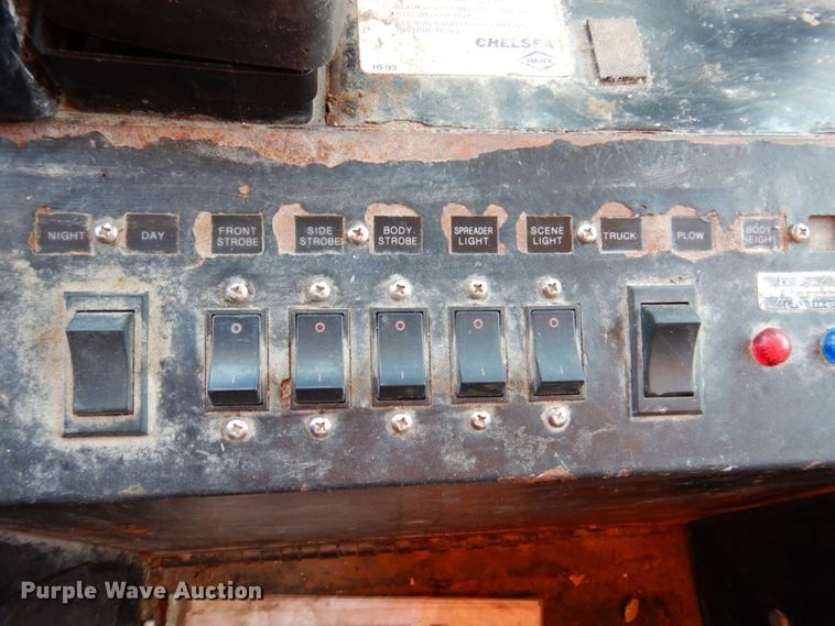 image for item DP5579 2000 International 4900  dump truck