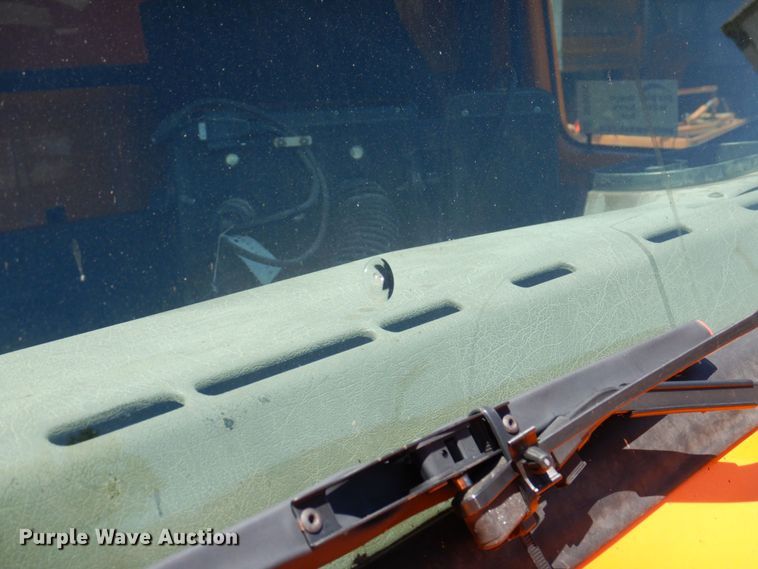 image for item DP5579 2000 International 4900  dump truck