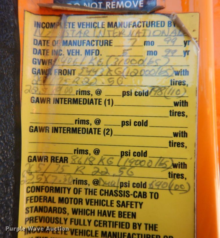 image for item DP5579 2000 International 4900  dump truck