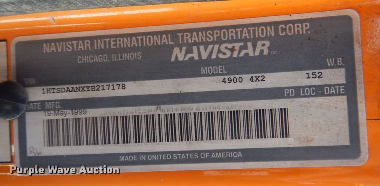 image for item DP5579 2000 International 4900  dump truck