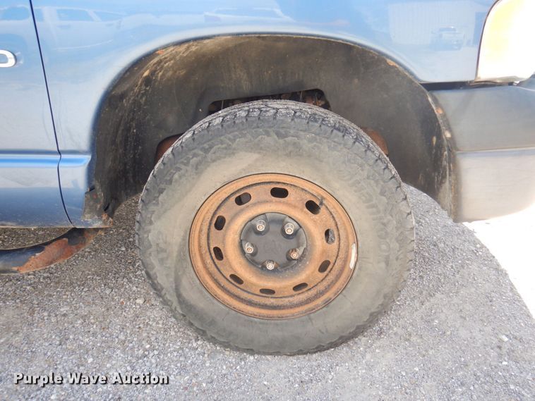 image for item DP5584 2004 Dodge Ram 1500  pickup truck