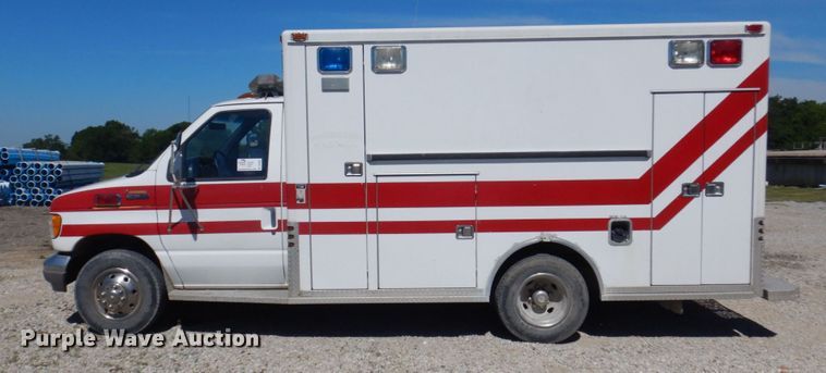 image for item DP5601 1994 Ford E350  ambulance