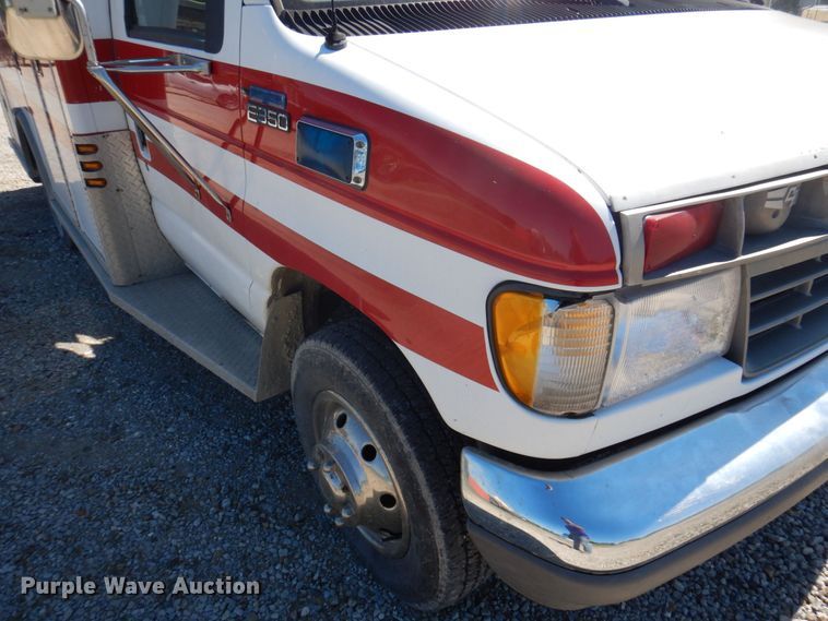 image for item DP5601 1994 Ford E350  ambulance