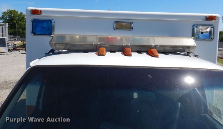 image for item DP5601 1994 Ford E350  ambulance