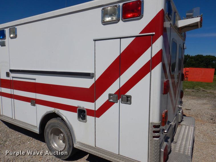 image for item DP5601 1994 Ford E350  ambulance