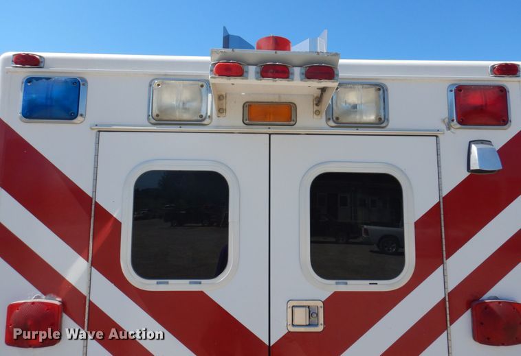 image for item DP5601 1994 Ford E350  ambulance