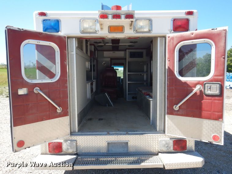 image for item DP5601 1994 Ford E350  ambulance