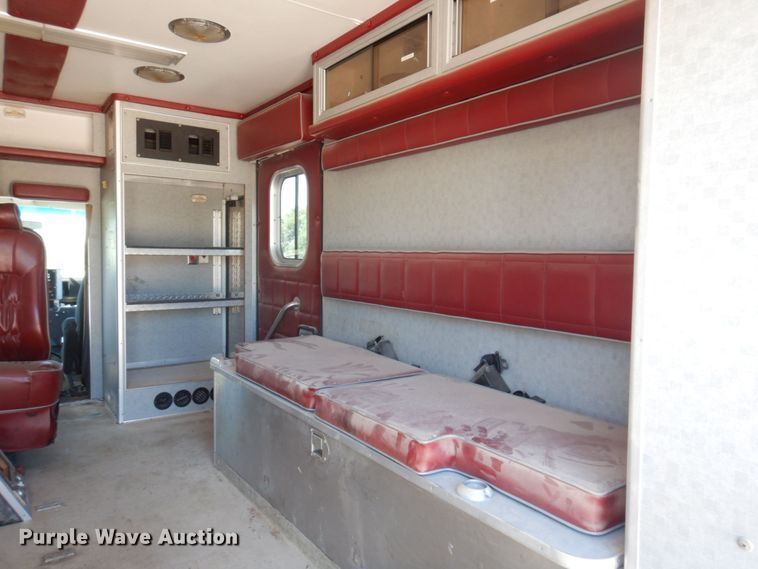 image for item DP5601 1994 Ford E350  ambulance