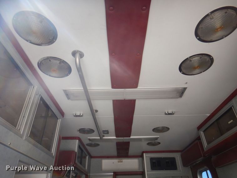 image for item DP5601 1994 Ford E350  ambulance