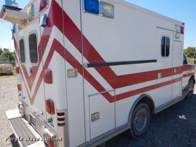 image for item DP5601 1994 Ford E350  ambulance