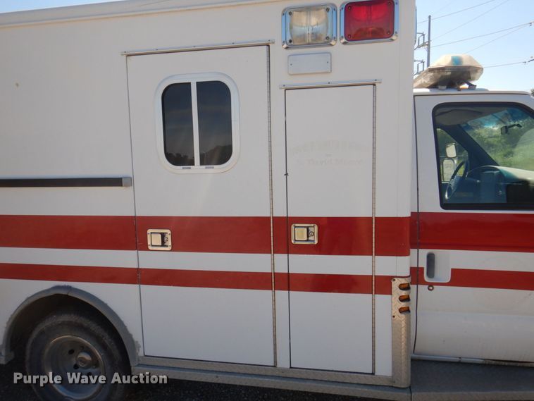 image for item DP5601 1994 Ford E350  ambulance