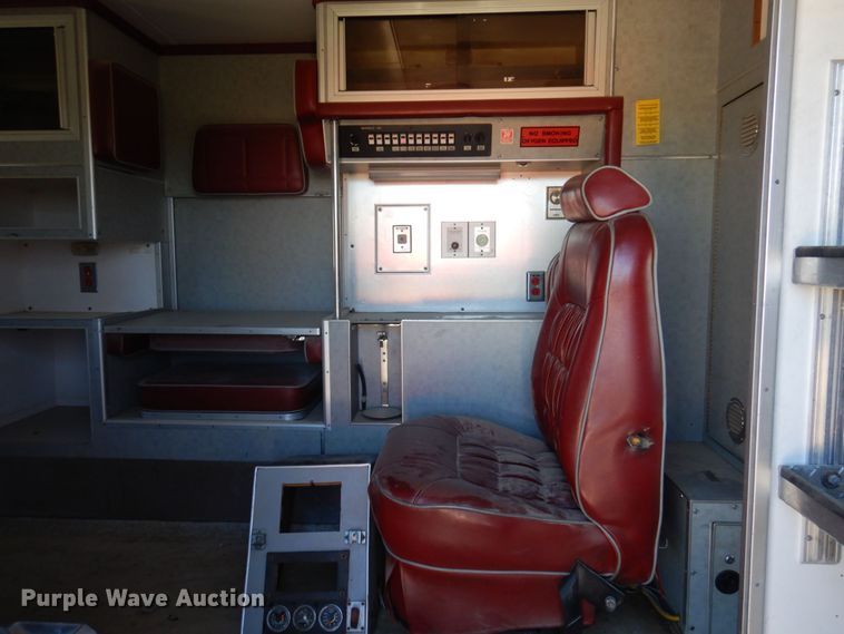image for item DP5601 1994 Ford E350  ambulance