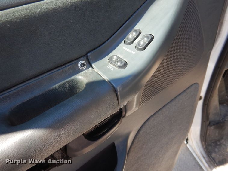 image for item DP5601 1994 Ford E350  ambulance