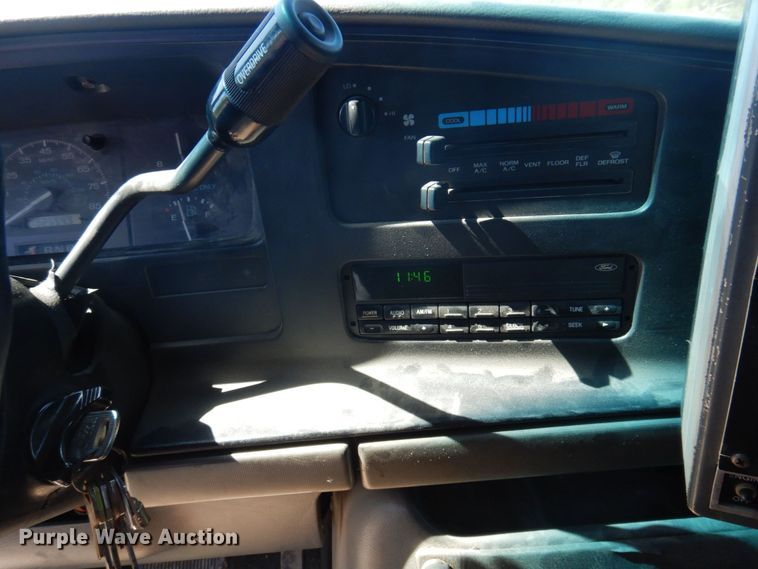 image for item DP5601 1994 Ford E350  ambulance