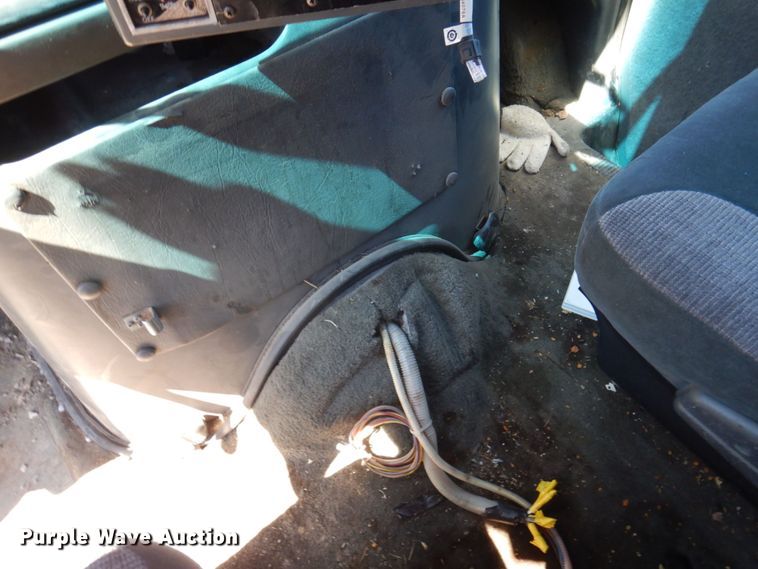 image for item DP5601 1994 Ford E350  ambulance