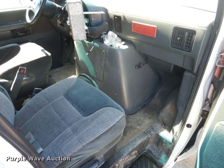 image for item DP5601 1994 Ford E350  ambulance