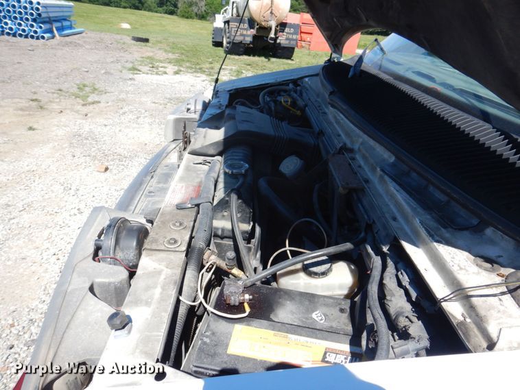 image for item DP5601 1994 Ford E350  ambulance